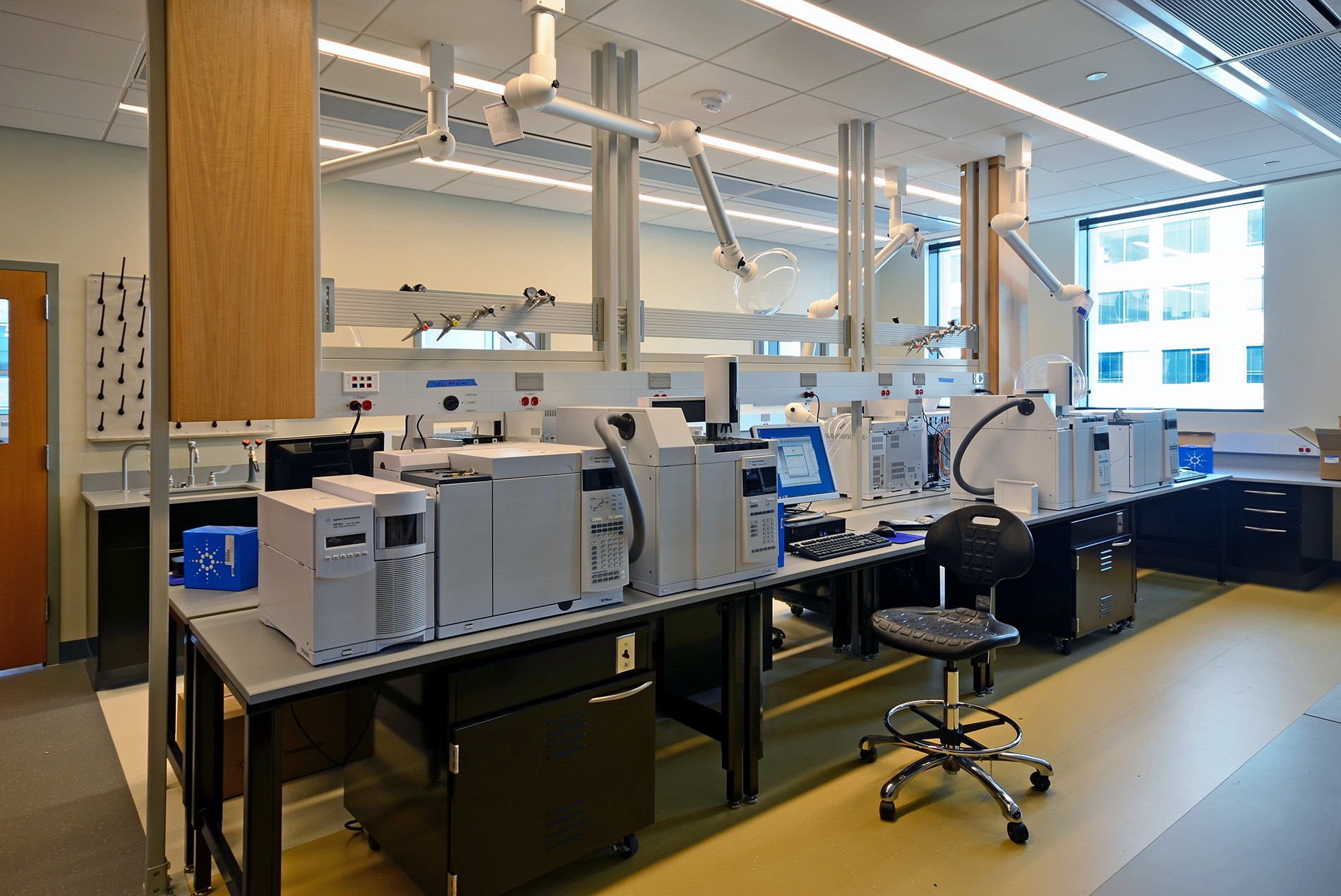 Consolidated forensic laboratory hok
