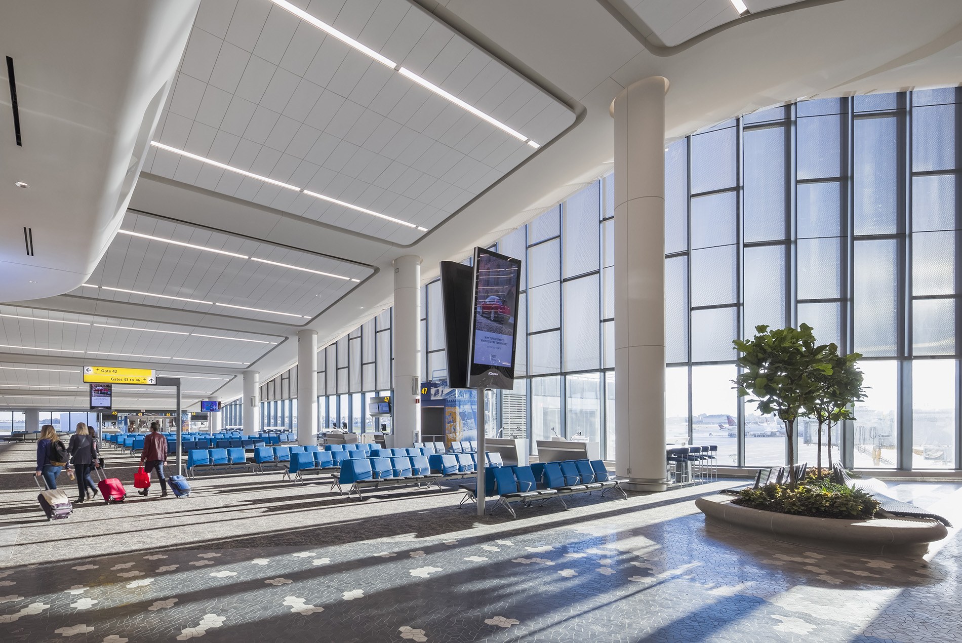LaGuardia Airport New Terminal B Eastern Concourse Light 1900