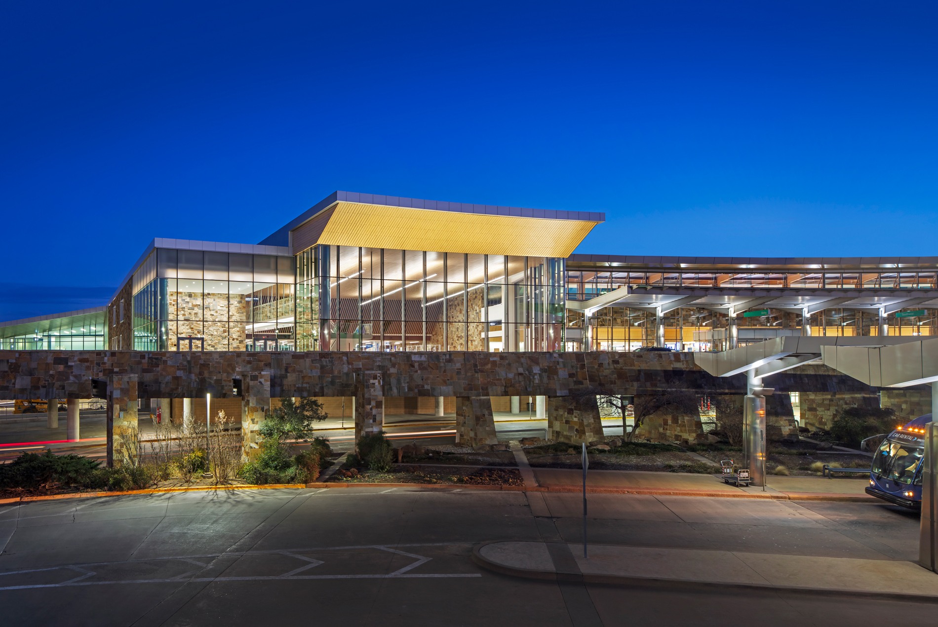 Will Rogers World Airport - Wikipedia