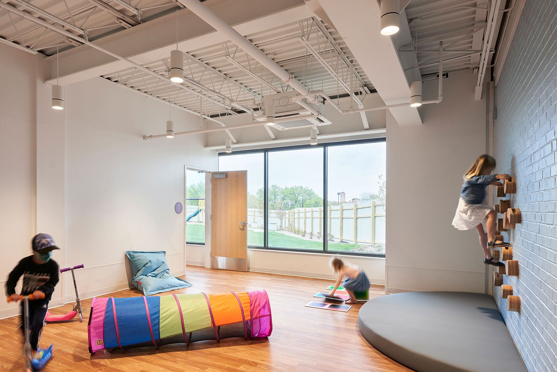 The Children's Place HOK Designers on Creating Inclusive Pediatric Healthcare Environments for Neurodiverse Patients