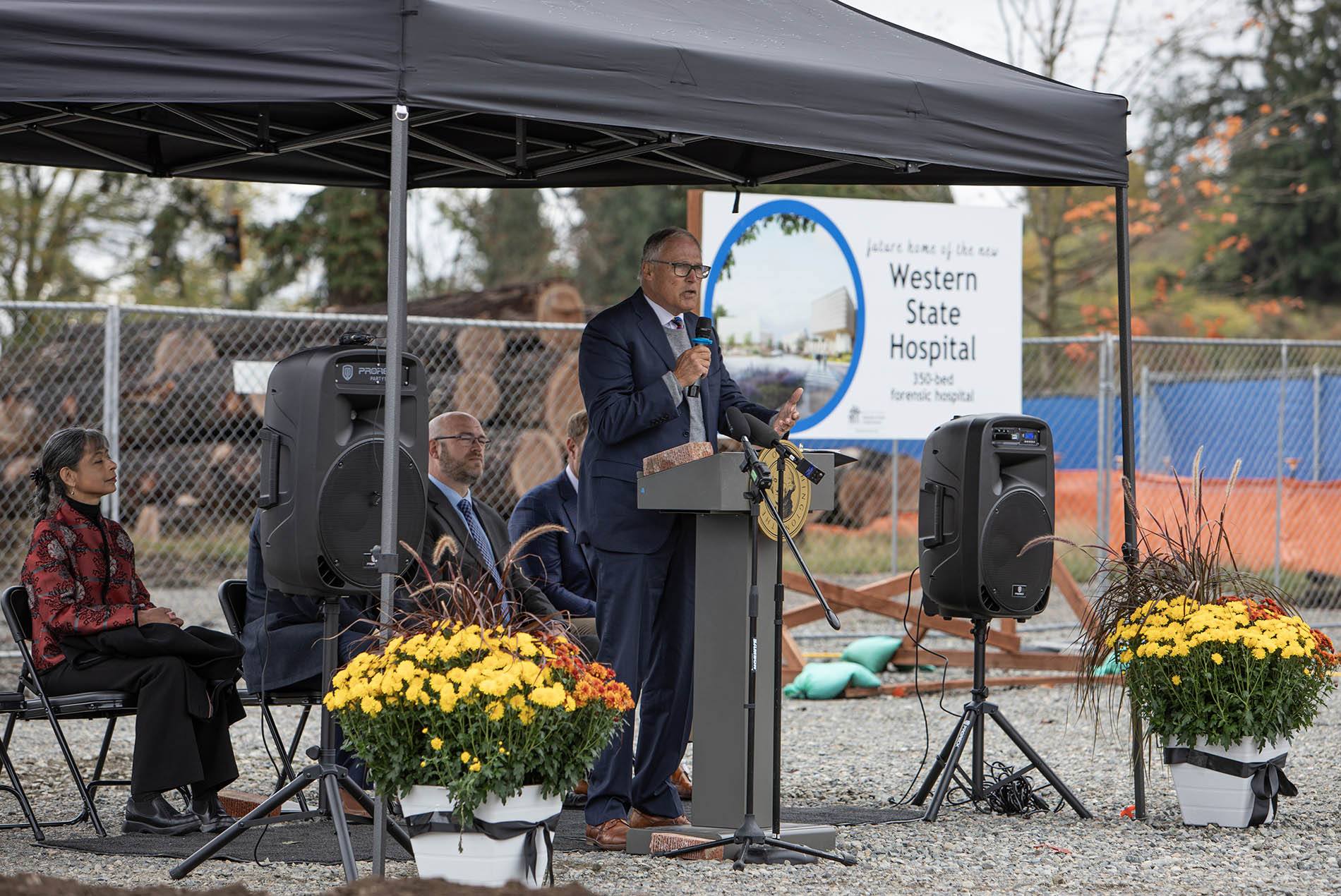 Washington Gov Jay Inslee 1900x1270 1