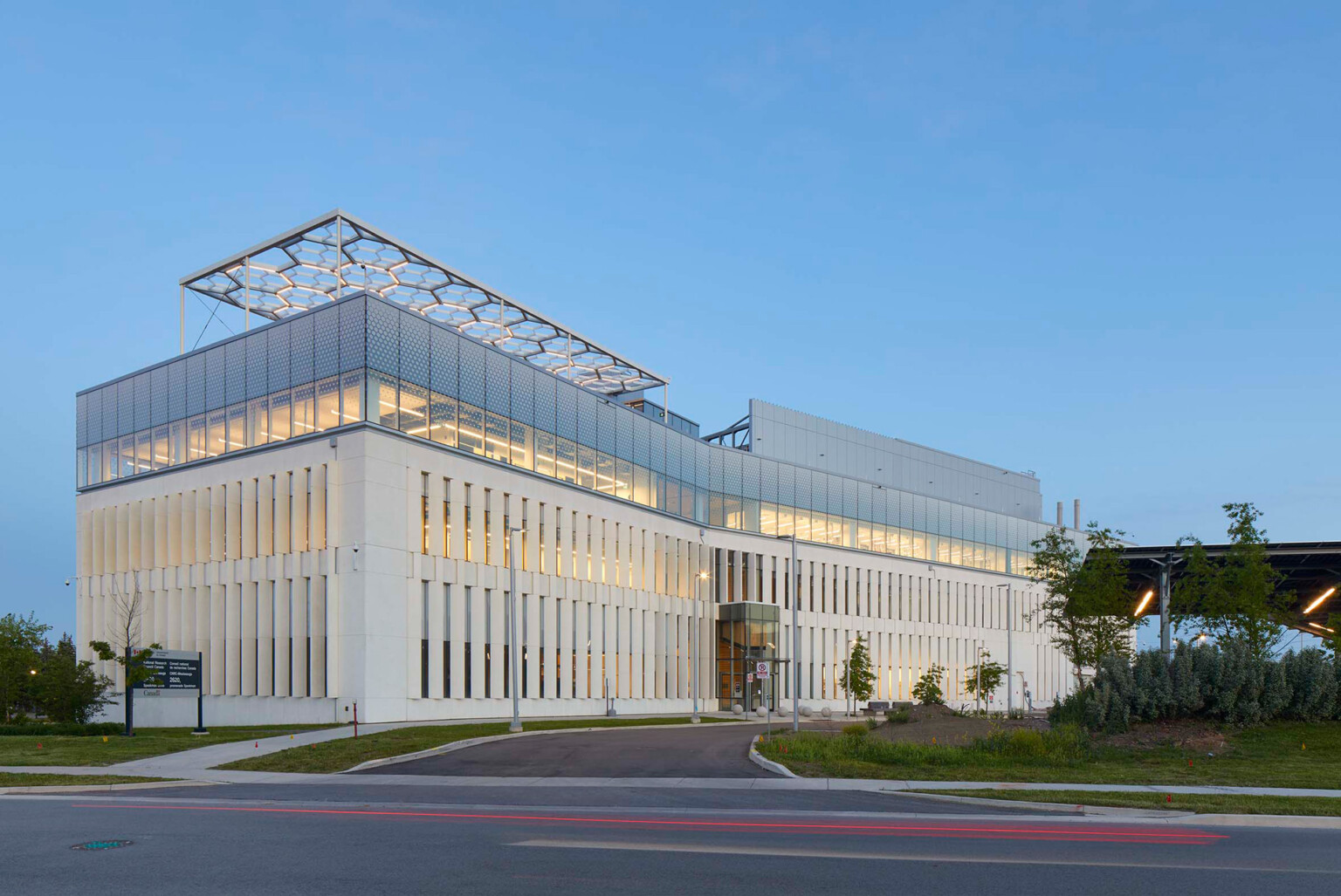 Lab Canada Laboratories Canada TerraCanada Advanced Materials Research Lab - HOK