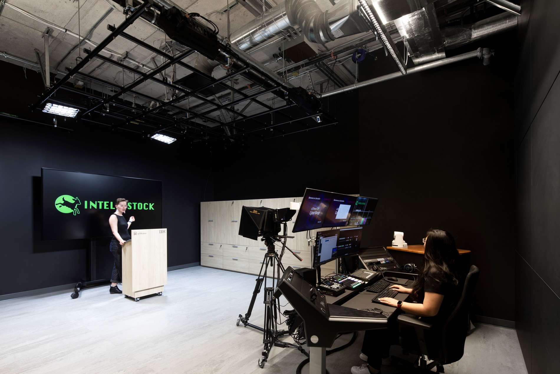 The broadcasting room at the University of Ottawa's new Cyber Range.