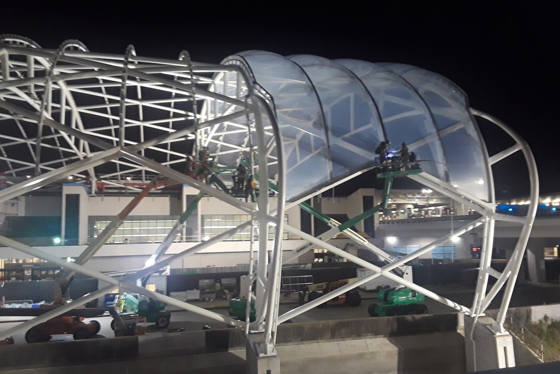 Modular construction of Hartsfield-Jackson Atlanta International Airport canopies