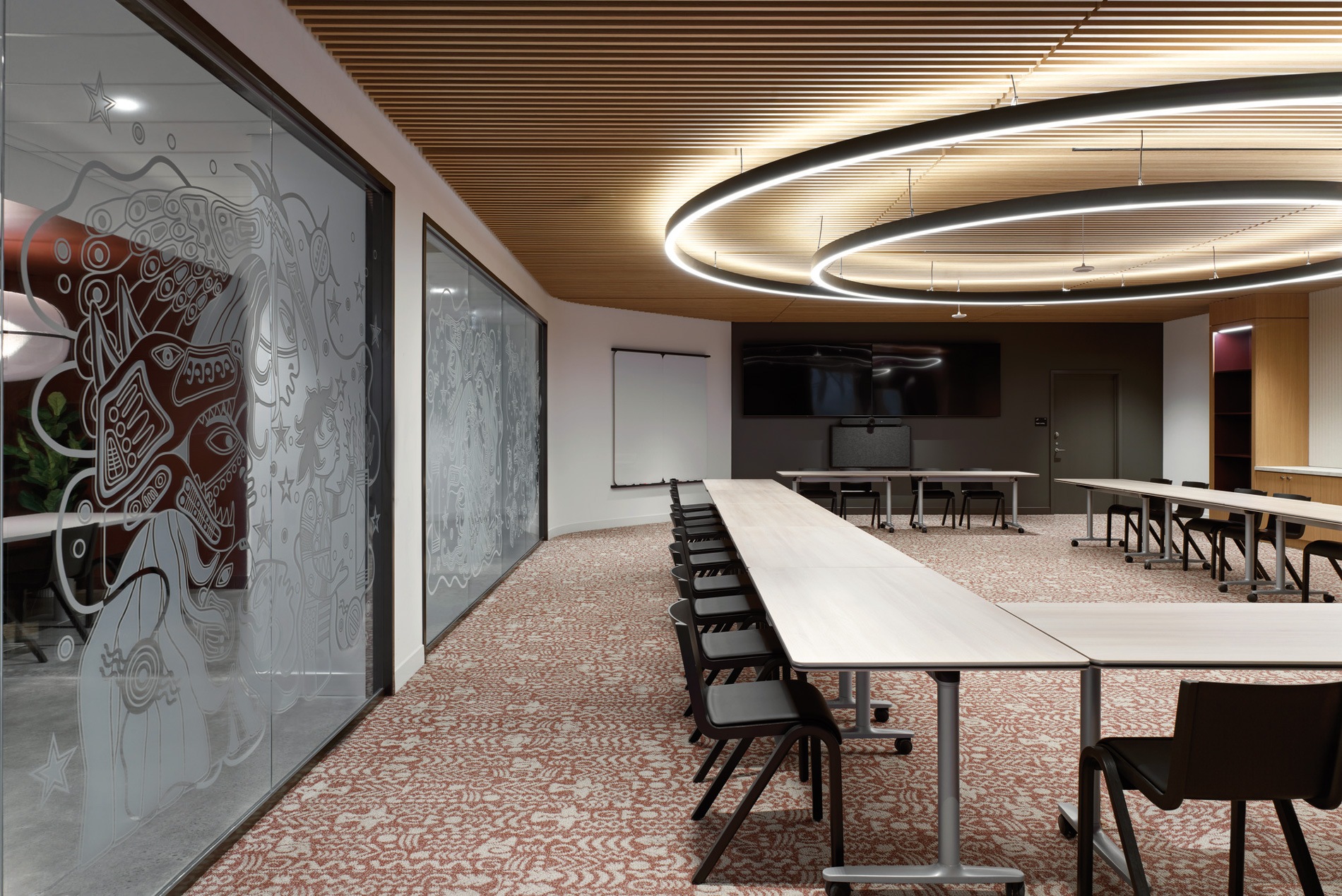 Conference room at HOK-designed Ontario Power Generation headquarters