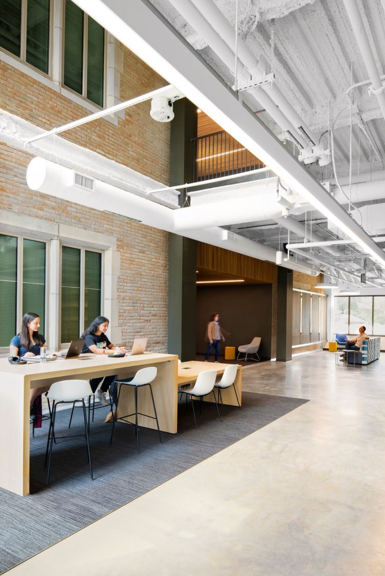 UMKC Robert W. Plaster Free Enterprise and Research Center interior collaboration space