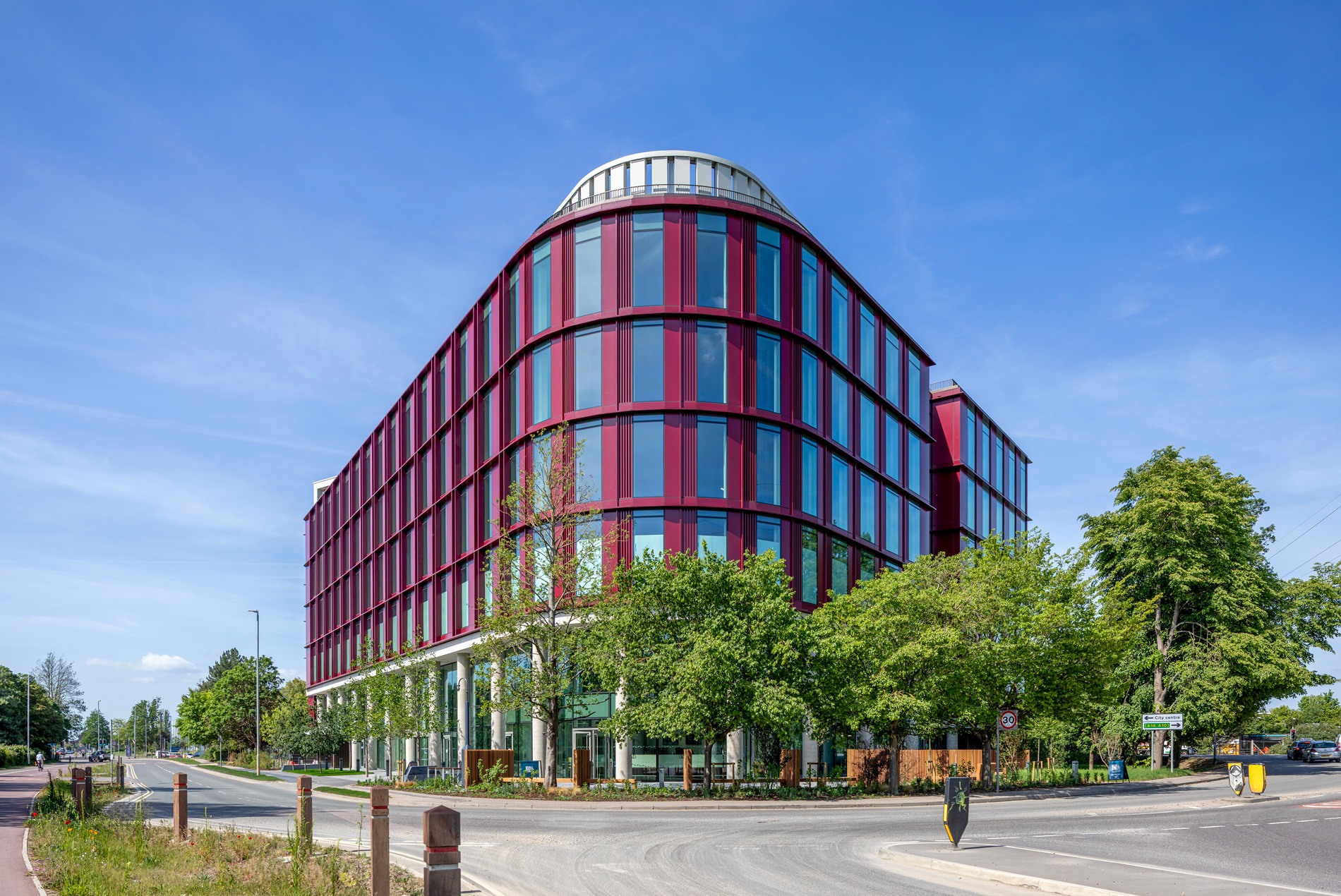 Exterior of HOK-designed Merlin Place flexible lab and office building in North Cambridge, UK
