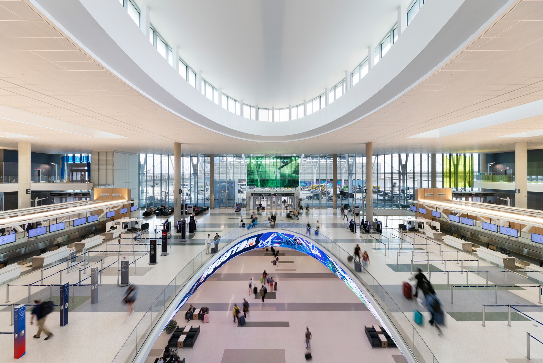 HOK-designed International Central Processor and Federal Inspection Services Building at George Bush Houston Intercontinental Airport