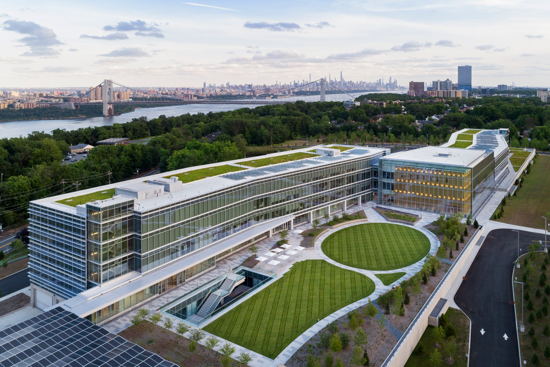 HOK resilient design of LG North America Headquarters